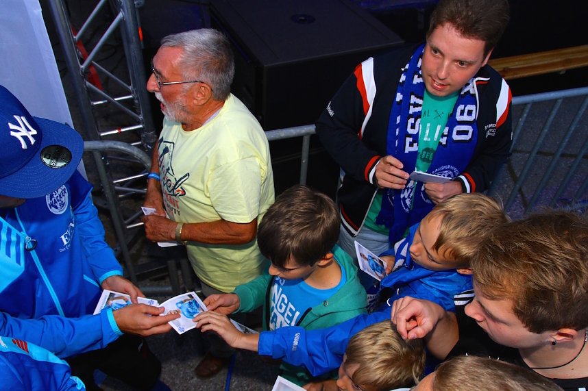 Auf der B&uuml;hne statt auf dem Rasen