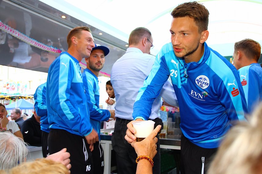 Auf der B&uuml;hne statt auf dem Rasen