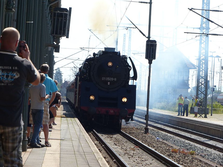 Lok-Spektakel im Bahnhof Nordhausen - zweimal eine "01"