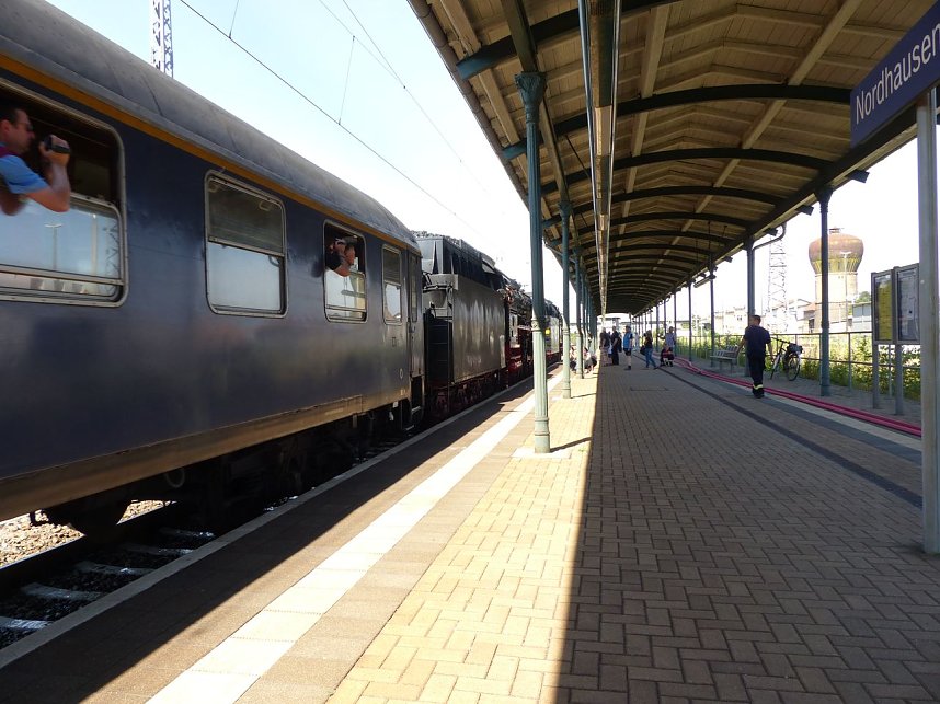 Lok-Spektakel im Bahnhof Nordhausen - zweimal eine "01"