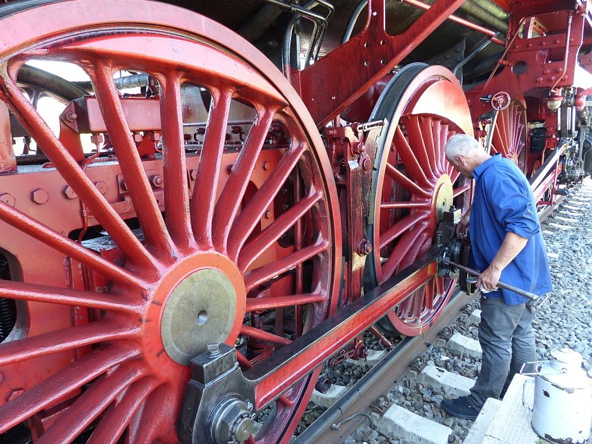 Lok-Spektakel im Bahnhof Nordhausen - zweimal eine "01"