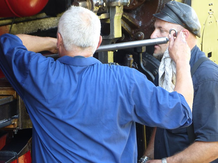 Lok-Spektakel im Bahnhof Nordhausen - zweimal eine "01"