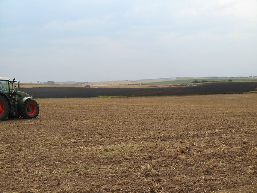 M&auml;hdrescher entz&uuml;ndete ein Feld