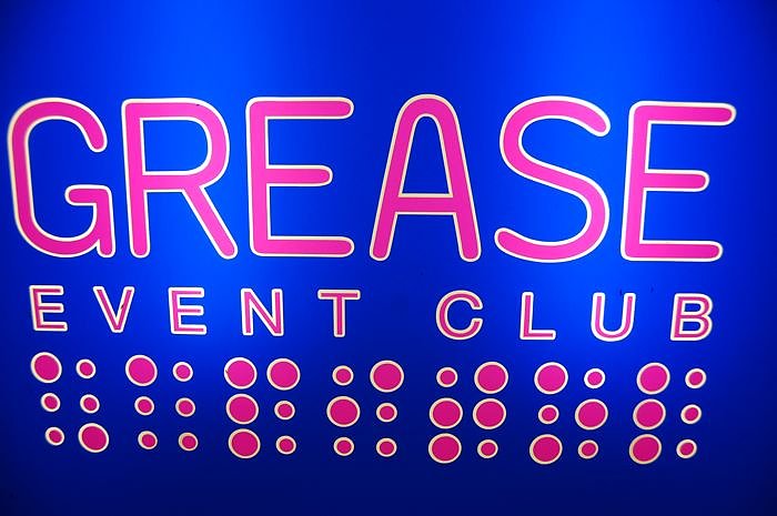 Raw Elements And Deep Grooves im Grease