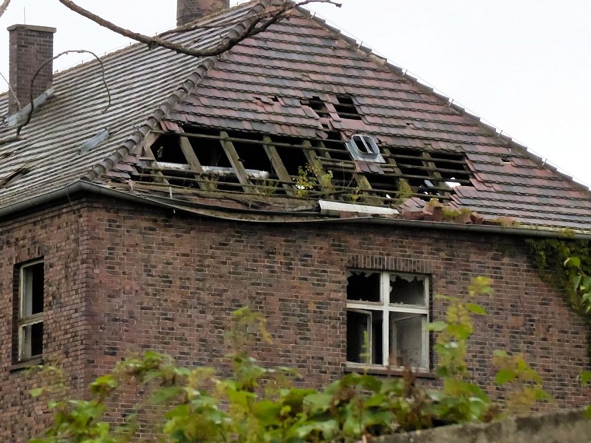 Unwirkliche Orte: Lokschuppen bei Bitterfeld