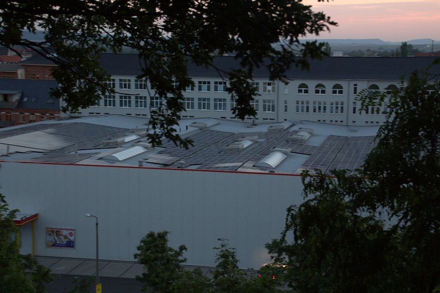 Stadt- und Sonnenansichten