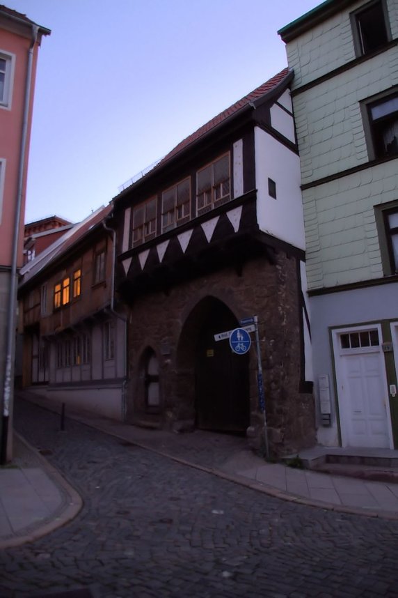 Stadt- und Sonnenansichten