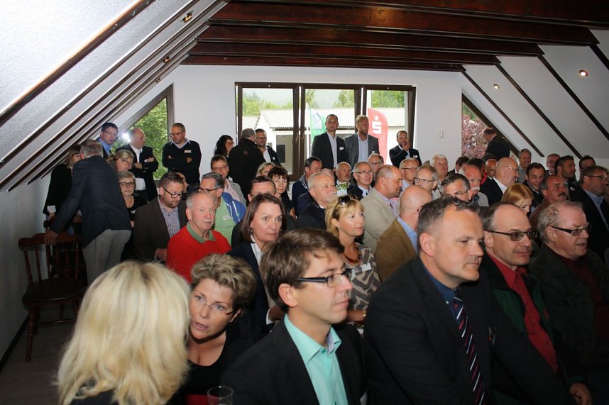 Sportliches Sommerfest: Blick in die Zuh&ouml;rerschaft