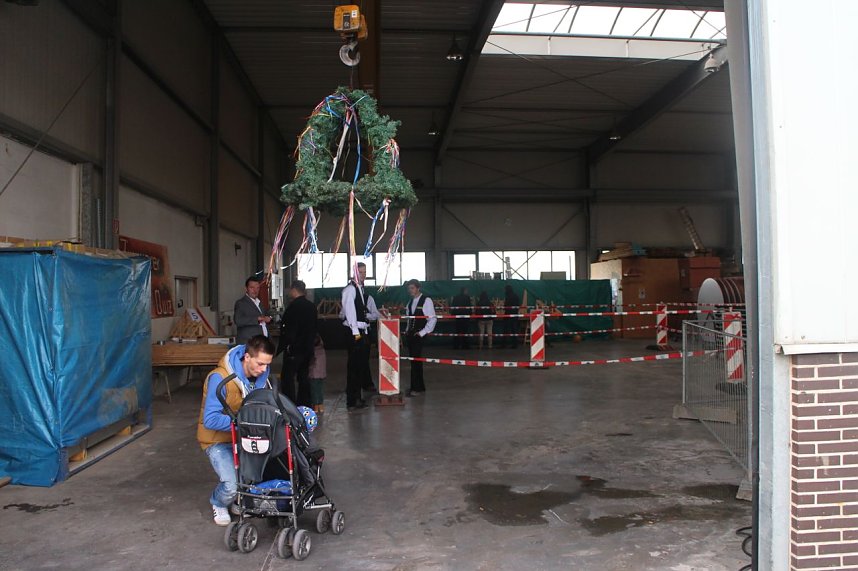 Volles Haus bei Henning Bau - die Urbacher Firma feierte 25j&auml;hriges Jubil&auml;um