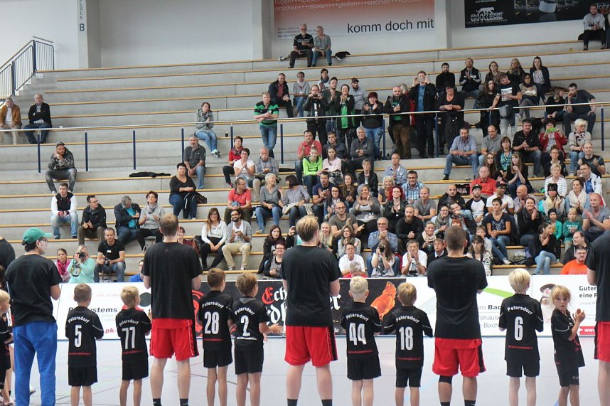 K&ouml;rbe werfen gegen Krebs - zweites Benefizspiel des Seamr&oacute;g BC