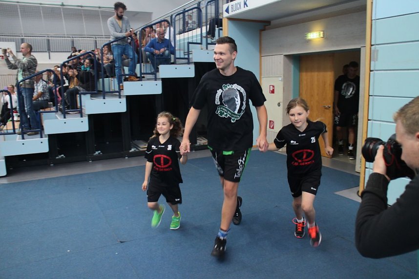 K&ouml;rbe werfen gegen Krebs - zweites Benefizspiel des Seamr&oacute;g BC