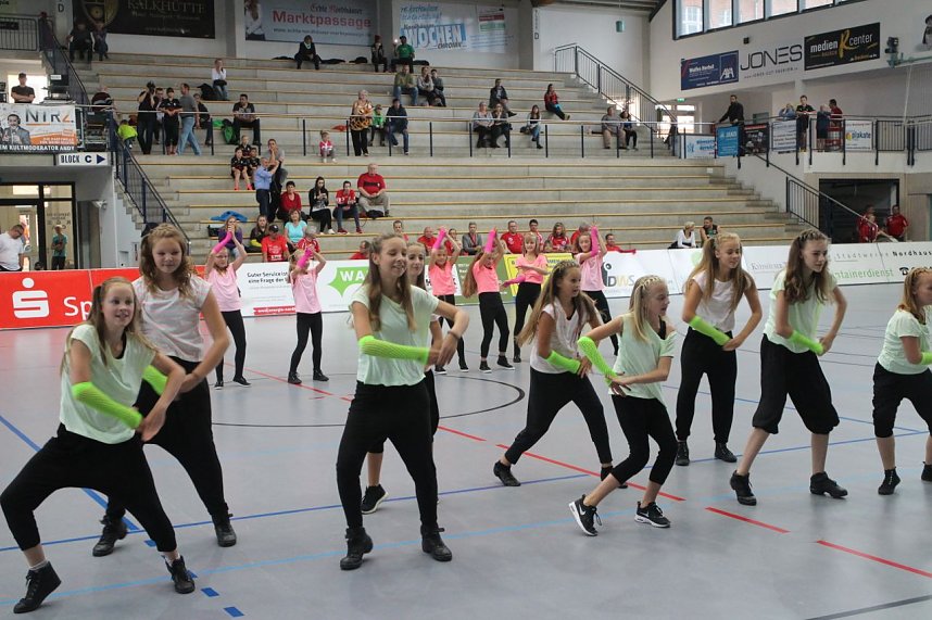 K&ouml;rbe werfen gegen Krebs - zweites Benefizspiel des Seamr&oacute;g BC