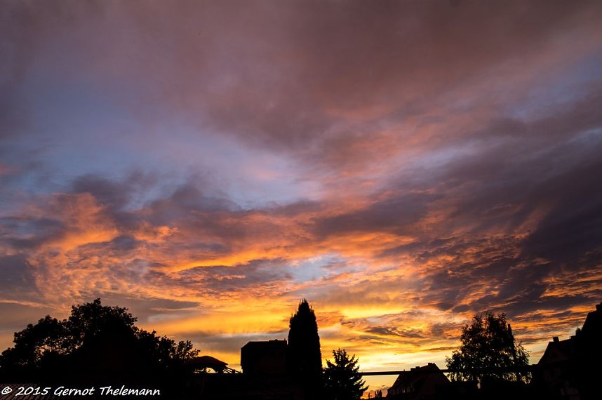 Der Himmel brannte