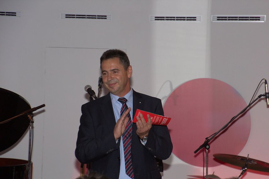 Grandioser Auftakt des 32. Jazzfestes: KSK-Chef Wolfgang Asche