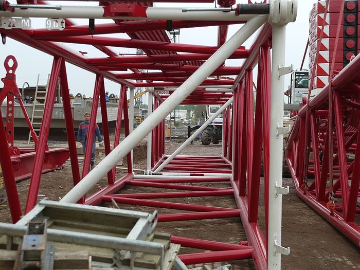 Koloss wird montiert