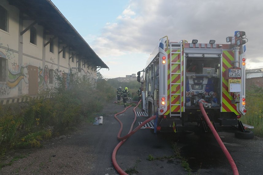 Brand in alter Lagerhalleq