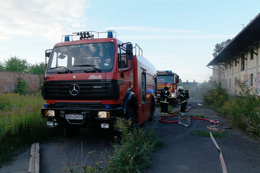 Brand in alter Lagerhalleq