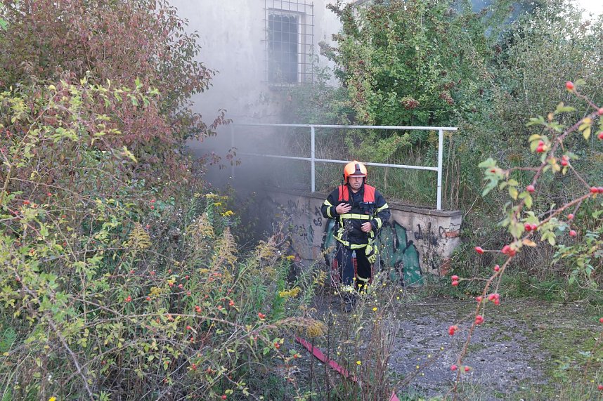 Brand in alter Lagerhalleq