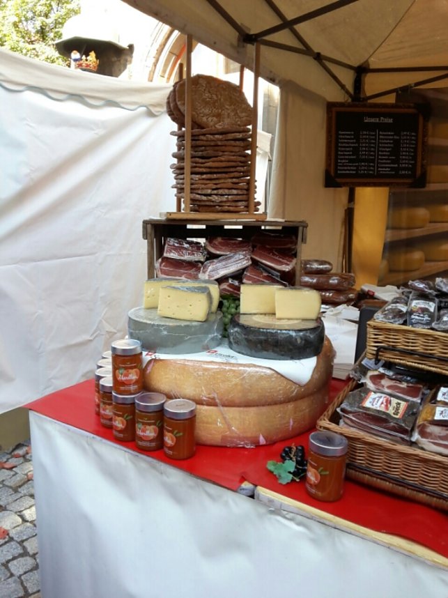 Menschen und K&uuml;rbisse