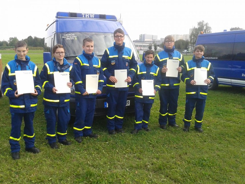 THW-Jugend in Altenburg: Stolze Gesichter, die Jugendlichen des THW OV Nordhausen nach erfolgreicher Pr&uuml;fung