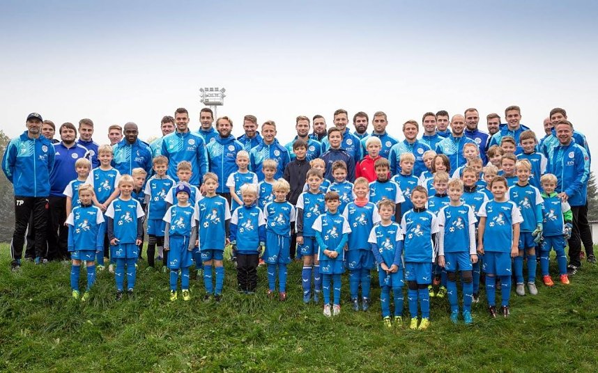 Fu&szlig;ball-Ferien-Camp im AKS