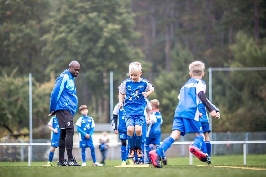 Fu&szlig;ball-Ferien-Camp im AKS