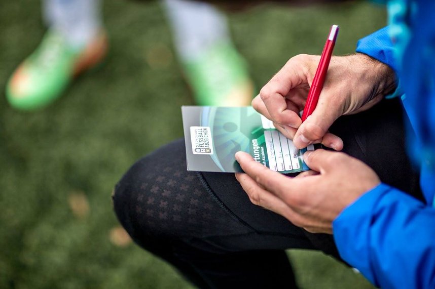 Fu&szlig;ball-Ferien-Camp im AKS