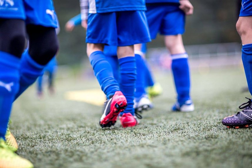 Fu&szlig;ball-Ferien-Camp im AKS