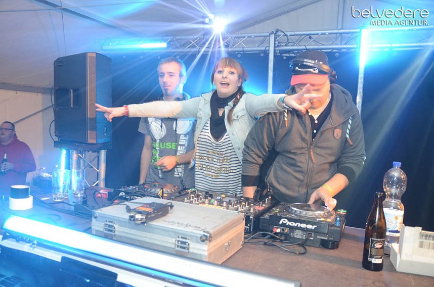 Club-Nacht er&ouml;ffnete Kirmes in Bielen