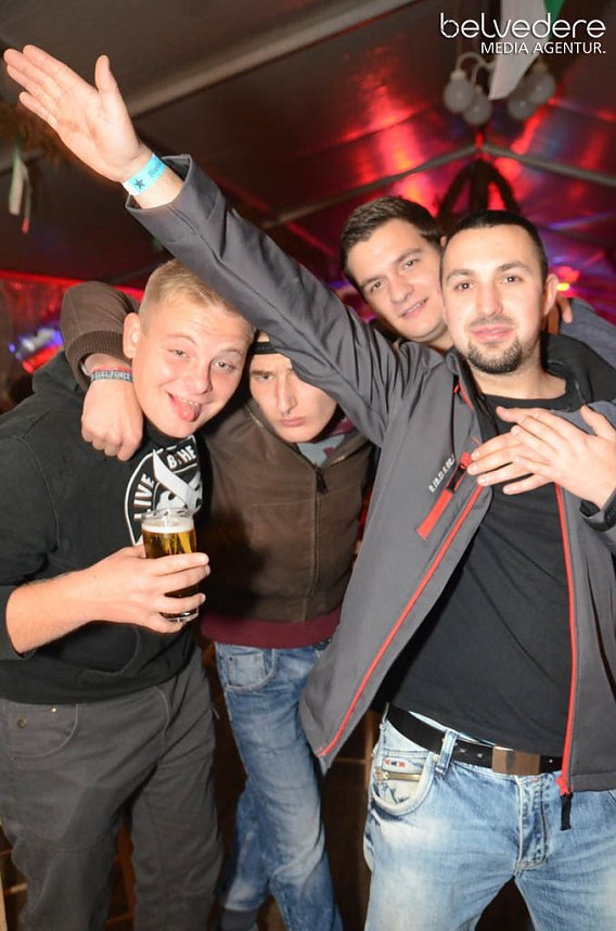 Club-Nacht er&ouml;ffnete Kirmes in Bielen