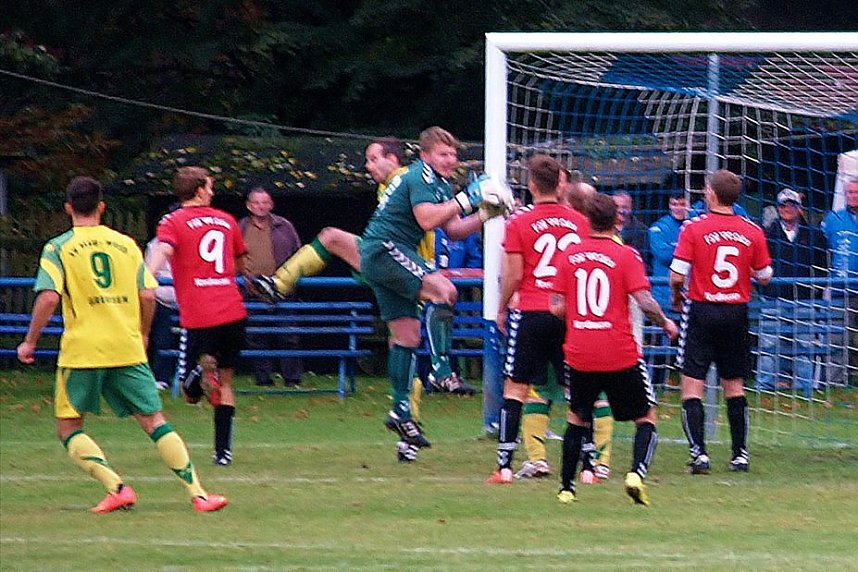 Greu&szlig;en gewinnt das Spitzenspiel