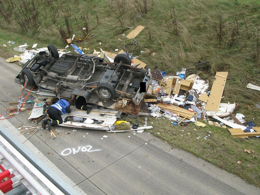Wohnmobil komplett zerst&ouml;rt