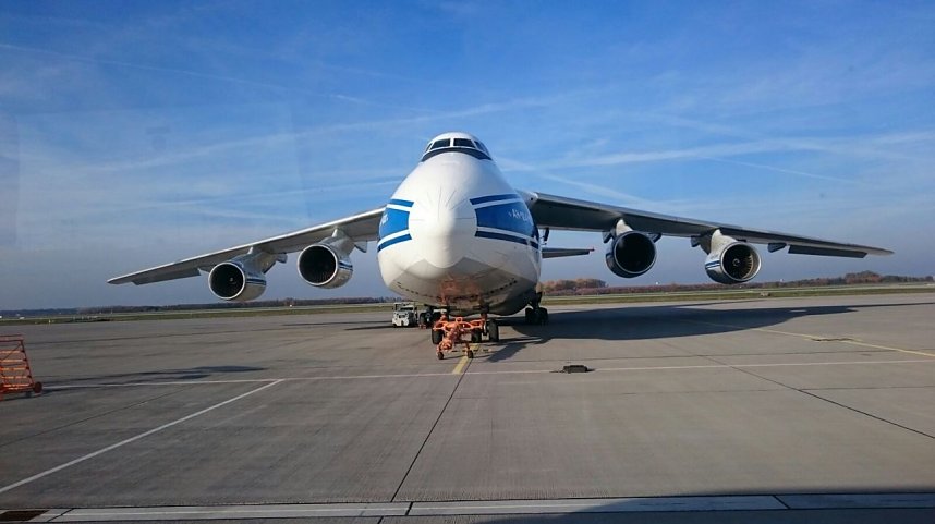 Der Sundh&auml;user Feuerwehrnachwuchs auf dem Flughafen