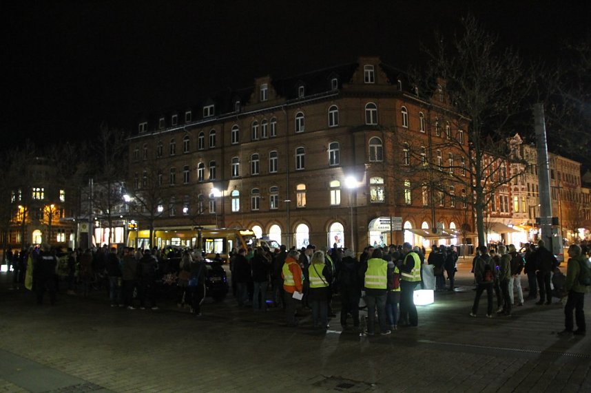 B&uuml;ndnis gegen Rechtsextremismus demonstriert gegen AfD Kundgebung
