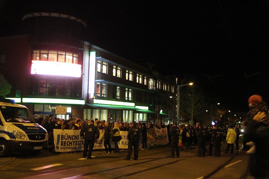 B&uuml;ndnis gegen Rechtsextremismus demonstriert gegen AfD Kundgebung