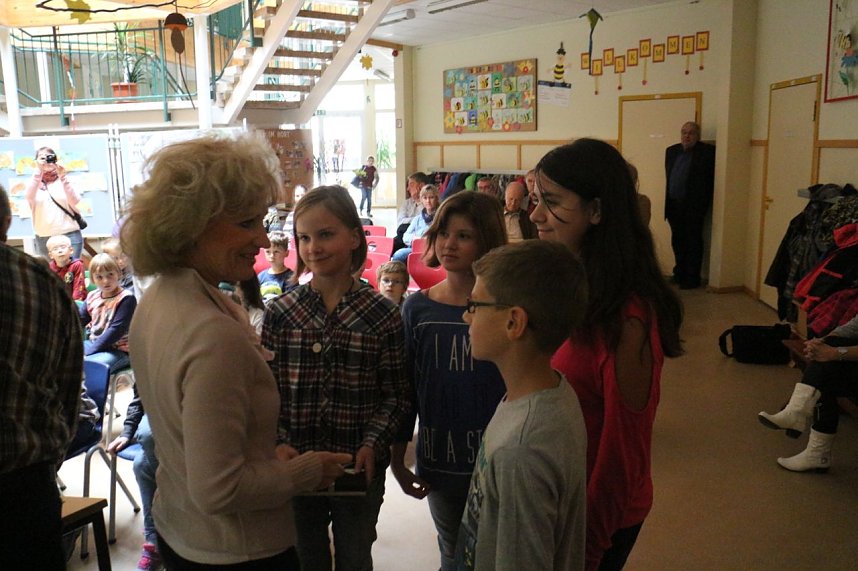 An der Grundschule Niedersachswerfen wurden heute Bienenfreunde ausgezeichnet