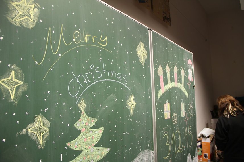 Vom Advenstkranz bis zum selbstgebackenen Pl&auml;tzchen konnte man auf dem Weihnachtsbasar der Nordh&auml;user Petersbergschule viel entdecken und naschen