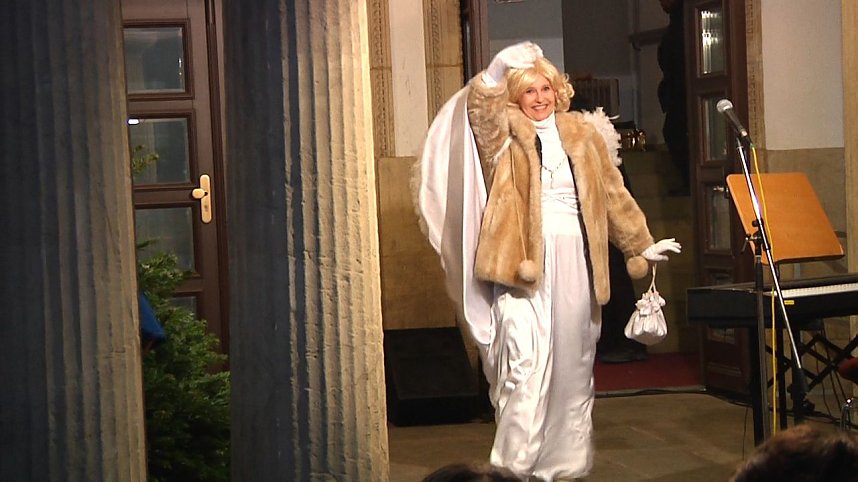 Gemeinsam f&uuml;r den Frieden gesungen - der Chor des Nordh&auml;user Theaters sang mit dem Publikum