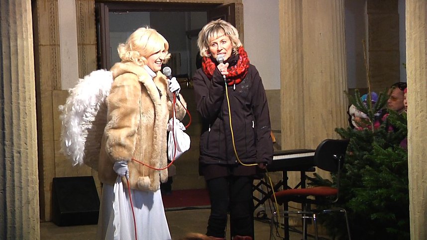 Gemeinsam f&uuml;r den Frieden gesungen - der Chor des Nordh&auml;user Theaters sang mit dem Publikum