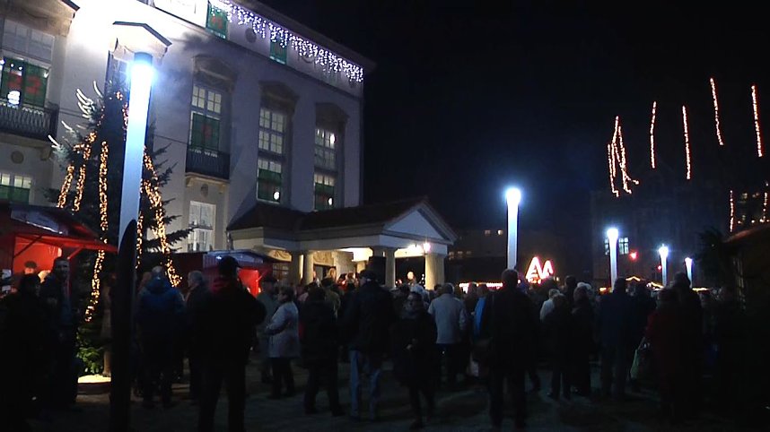 Gemeinsam f&uuml;r den Frieden gesungen - der Chor des Nordh&auml;user Theaters sang mit dem Publikum