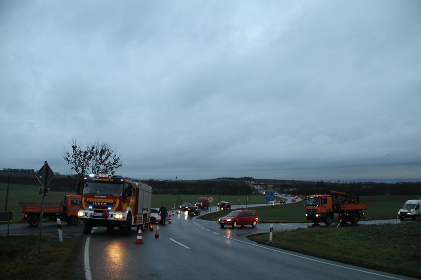 Unfall auf der B4 nahe Steinbr&uuml;cken