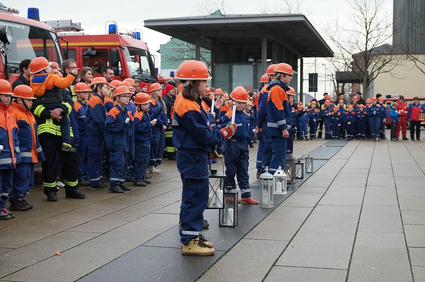 Das Friedenslicht 2015 wurde verteilt