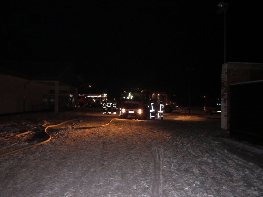 Industrieruine brannte lichterloh