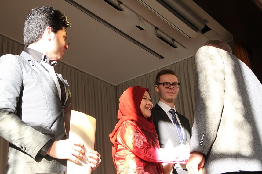 Die Absolventen des Studienkollegs erhielten heute ihre Zeugnisse