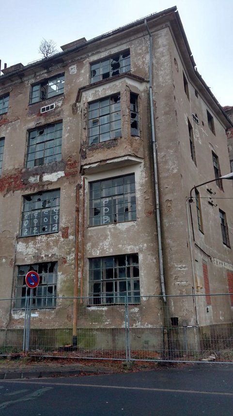 Abrissarbeiten auf dem Drei-Streif-Gel&auml;nde