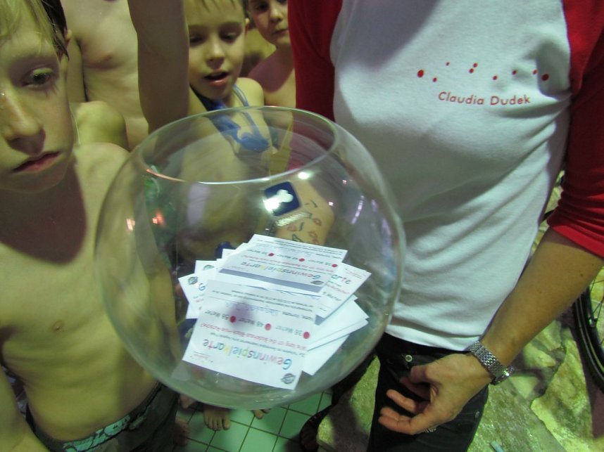 Mega Pool Party im Badehaus