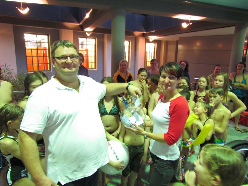 Mega Pool Party im Badehaus