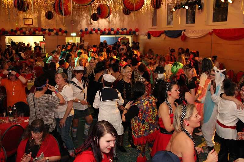 Die Stadtweiber waren los...