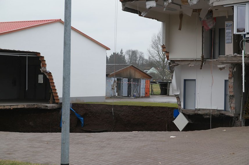 Beobachtungen am Erdfall in Nordhausen