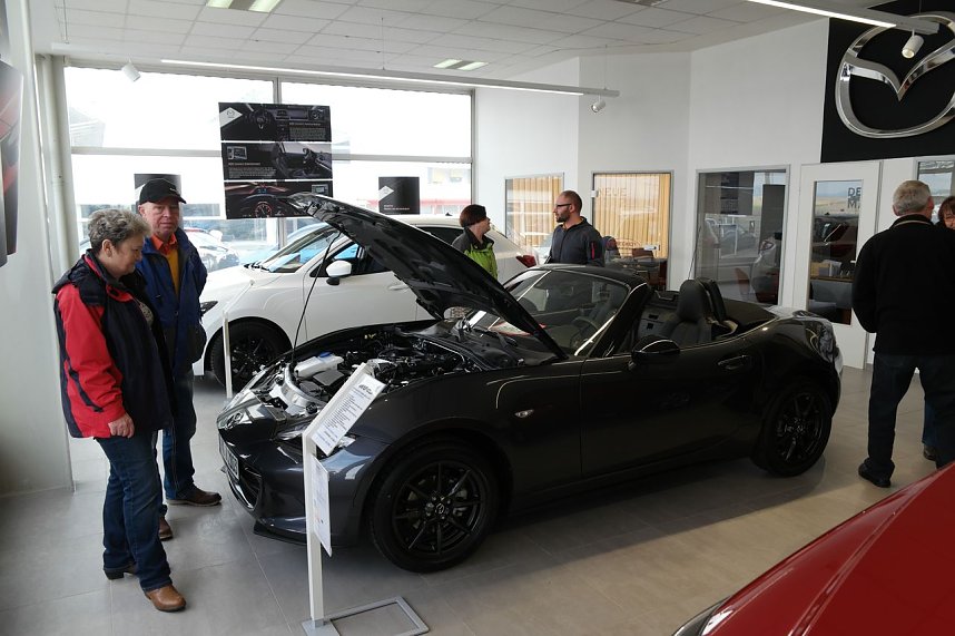 Neue Modelle in neuem Ambiente